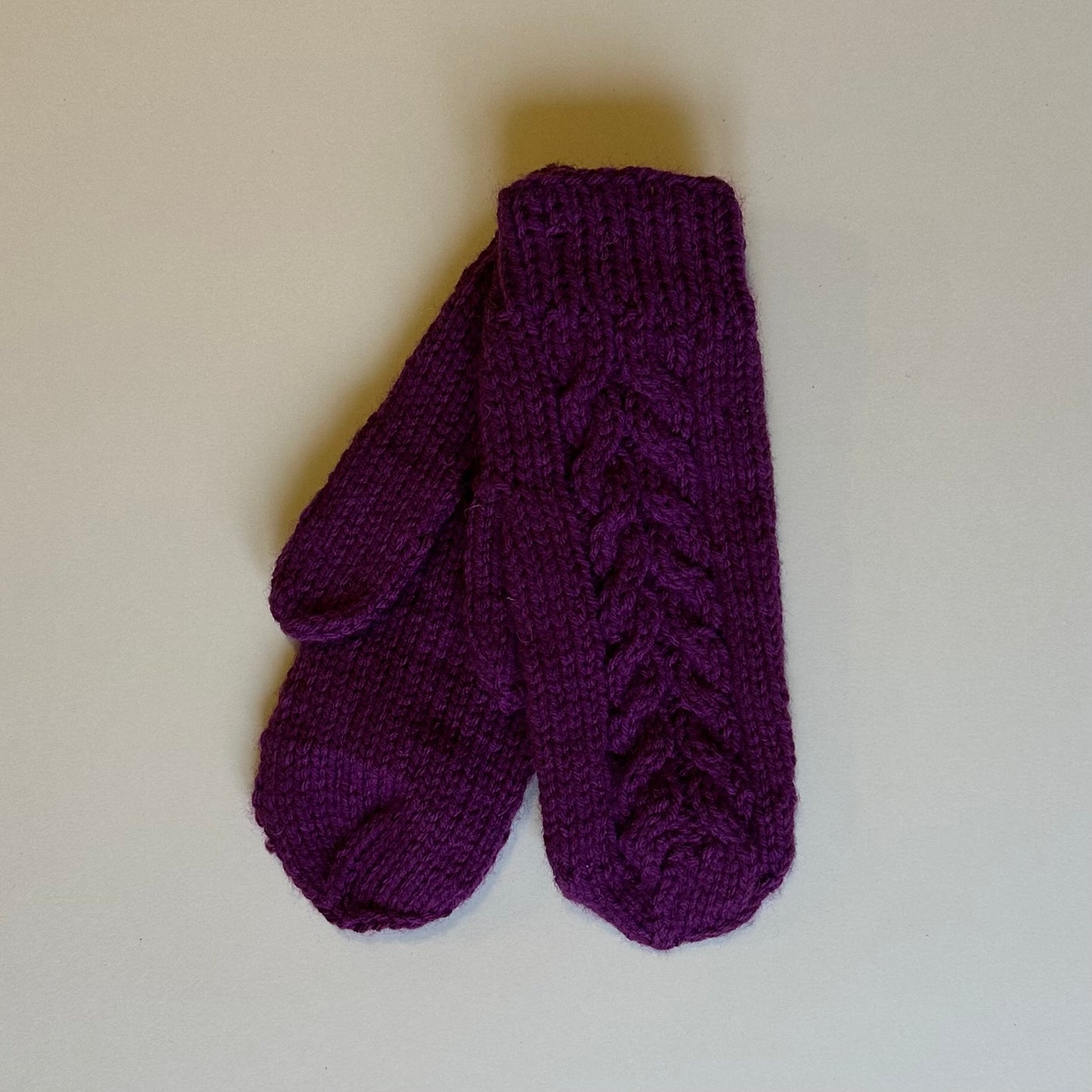 Tumši violeti vilnas dūraiņi (INBE 33) - www.tiptip.lv 