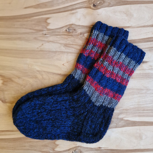 Tumši zilas dzijas siltās zeķes 38. - 40. izm. ar strīpotu stulmu (DZTO 59) - www.tiptip.lv 