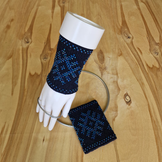 Tumši zili merīnvilnas mauči/pulsa sildītāji ar gaiši zilu pērlīšu akas zīmēm (ANLA 35) - www.tiptip.lv 