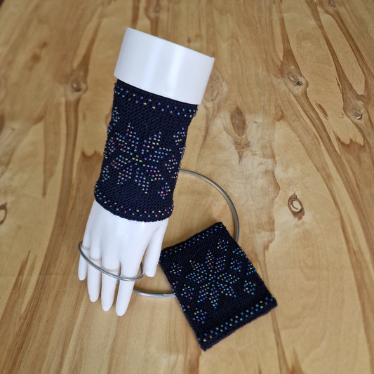 Tumši zili merīnvilnas mauči/pulsa sildītāji ar zilganzaļu nokrāsu pērlīšu Ausekļa zīmēm (ANLA 39) - www.tiptip.lv 