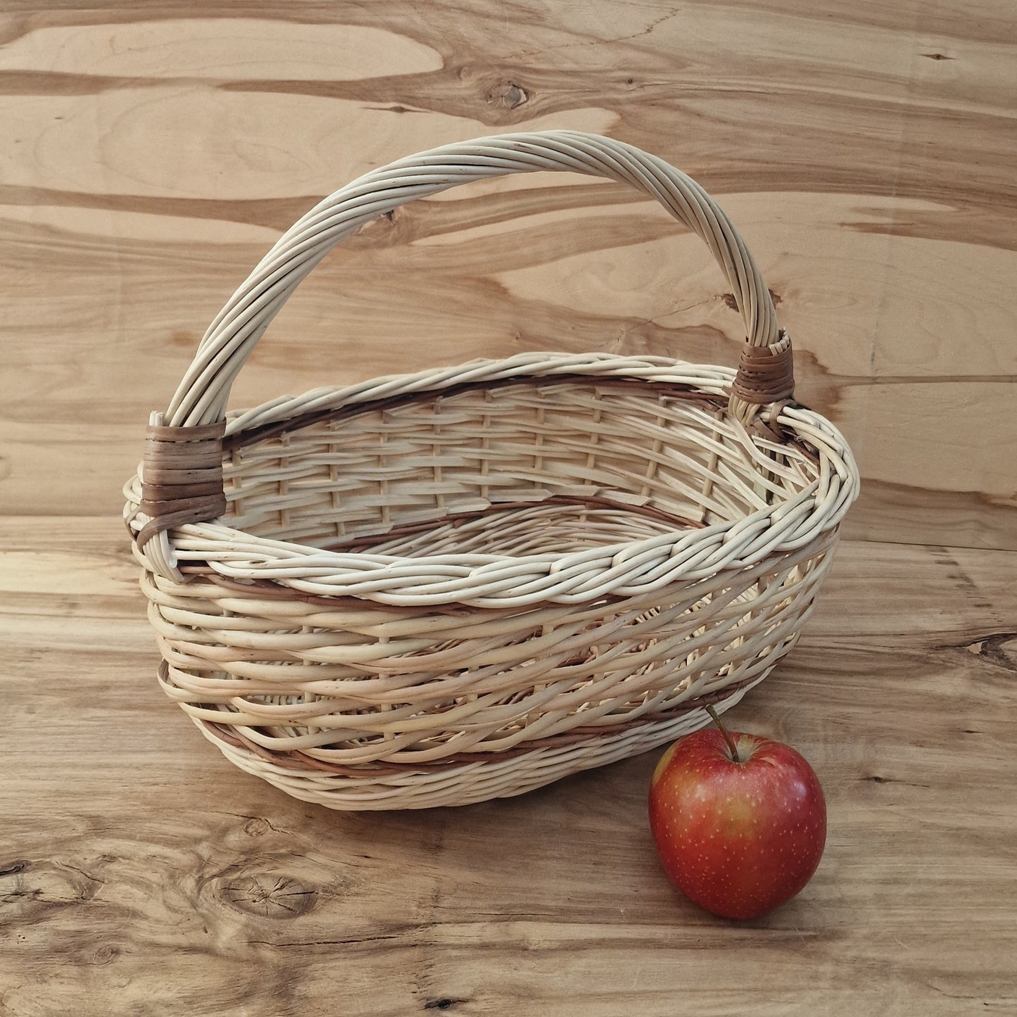 Vidēji liels ovālas formas mizotu klūgu grozs (SALA 138) - www.tiptip.lv 