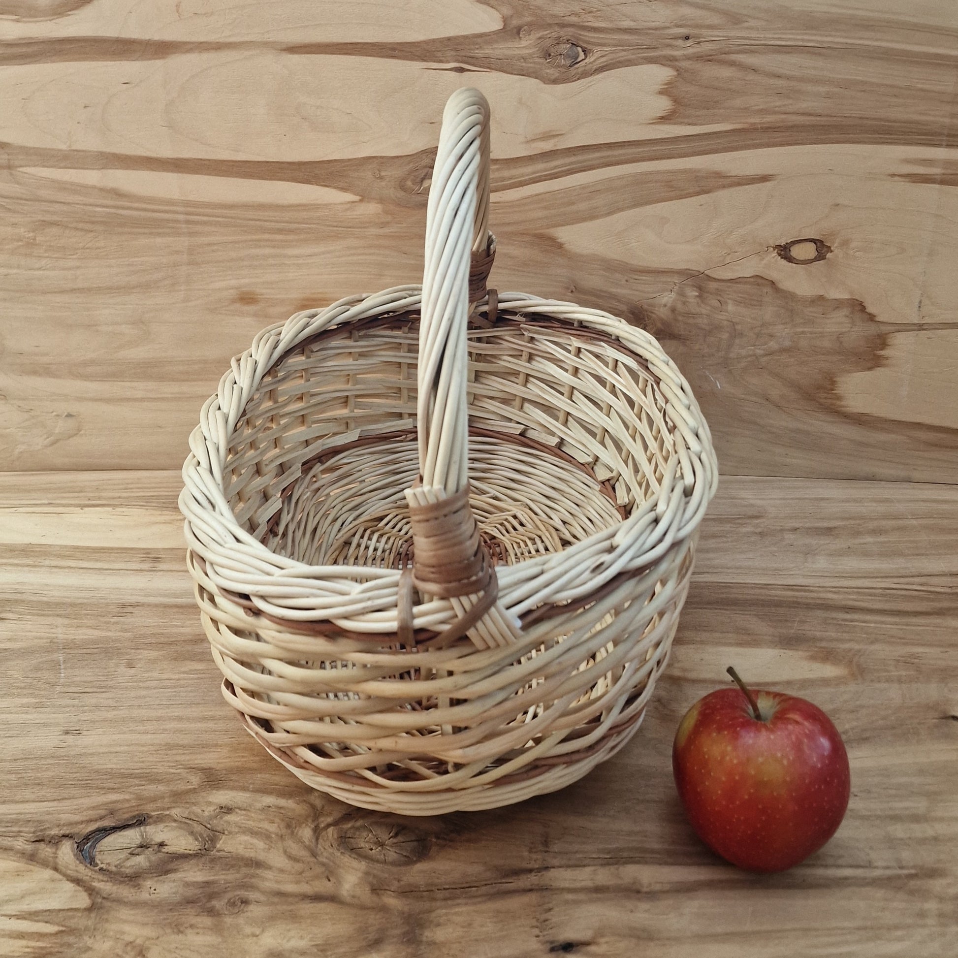 Vidēji liels ovālas formas mizotu klūgu grozs (SALA 138) - www.tiptip.lv 