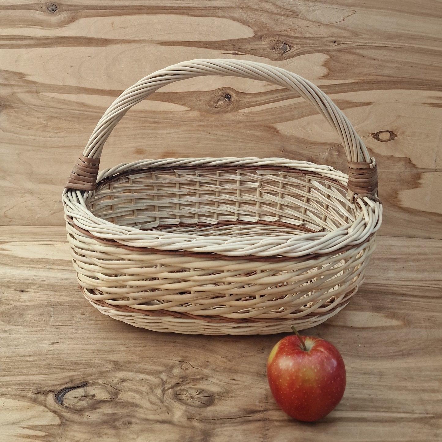 Vidēji liels ovālas formas mizotu klūgu grozs (SALA 138) - www.tiptip.lv 