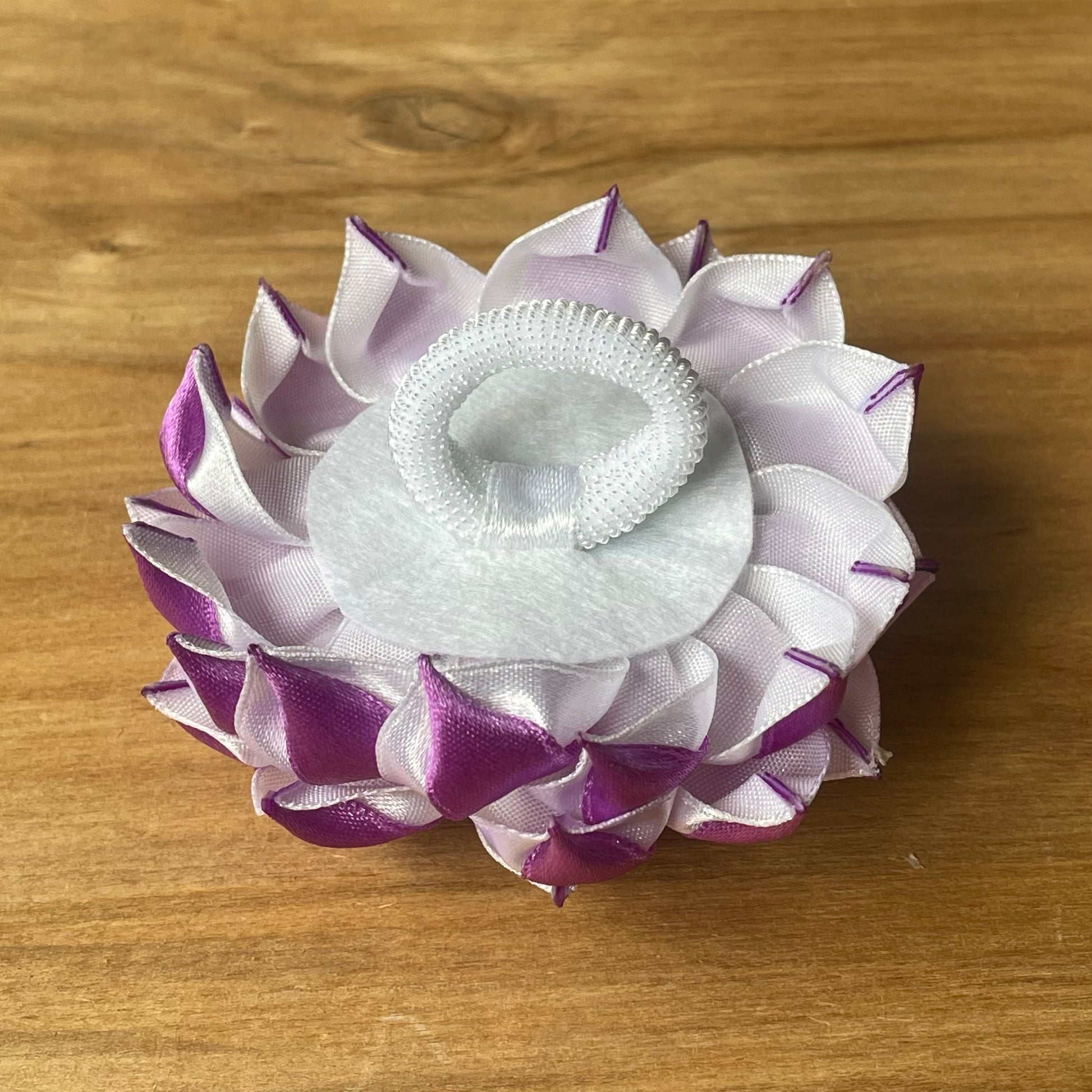 Violetīga matu rota zieda formā (IRFI 15) - www.tiptip.lv 