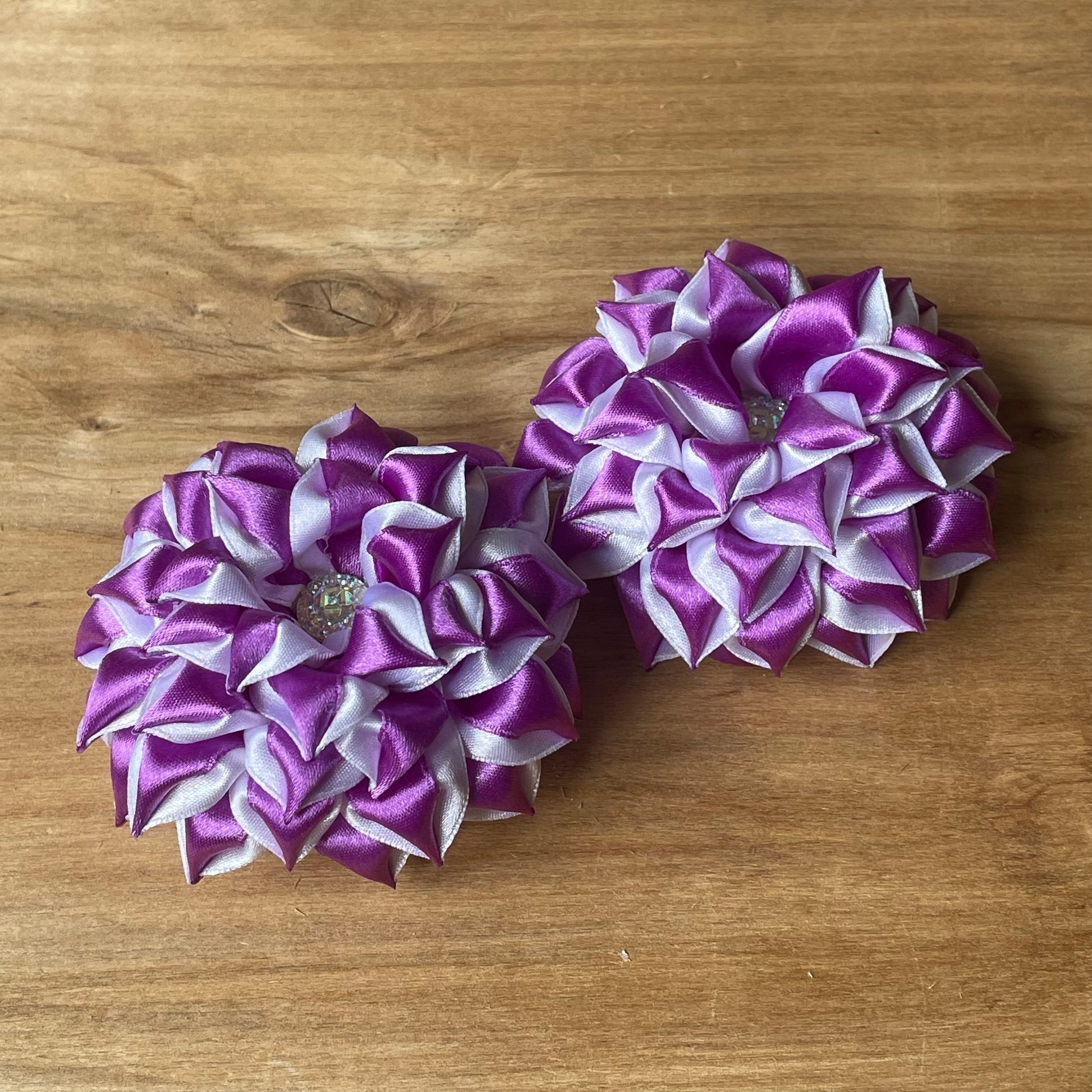 Violetīga matu rota zieda formā (IRFI 15) - www.tiptip.lv 