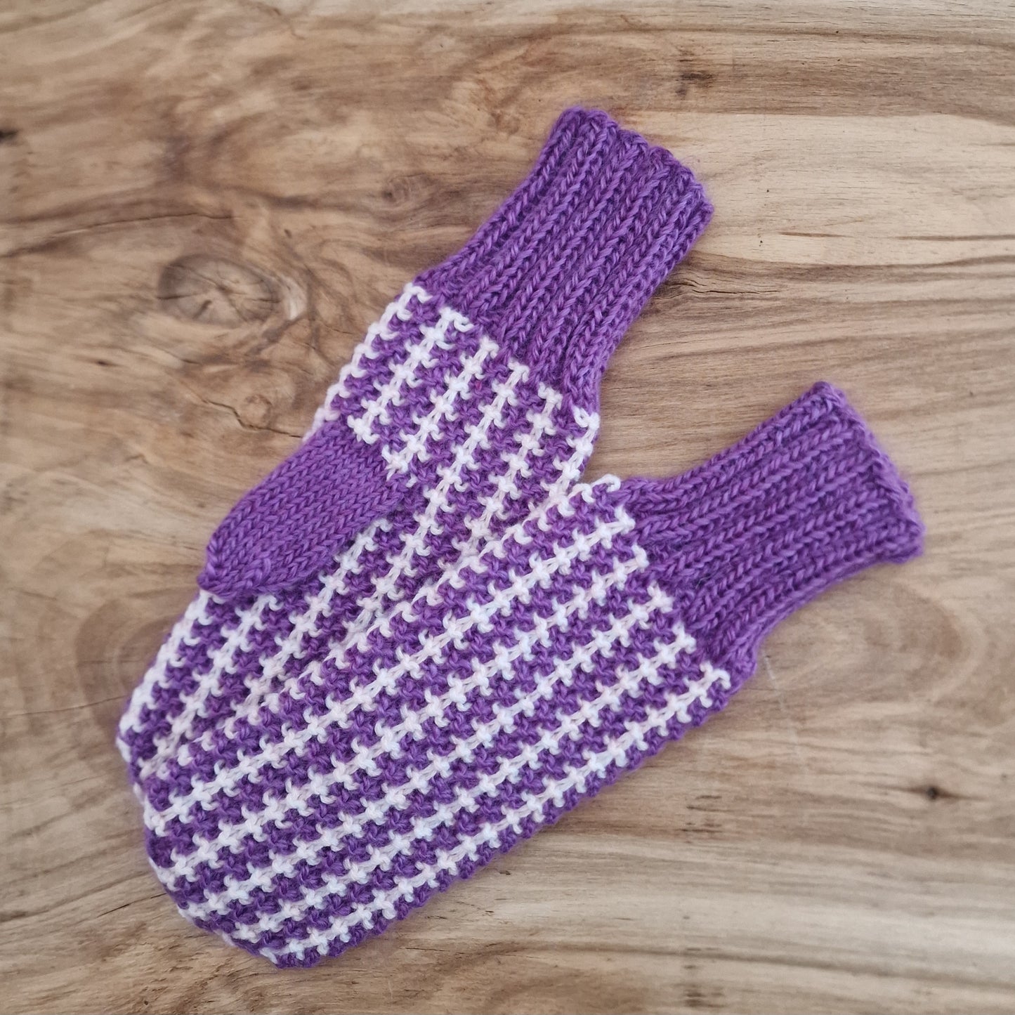 Violeti / balti vertikāli strīpoti dūraiņi (VEPA 115) - www.tiptip.lv 