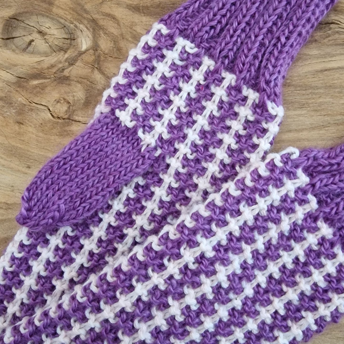 Violeti / balti vertikāli strīpoti dūraiņi (VEPA 115) - www.tiptip.lv 