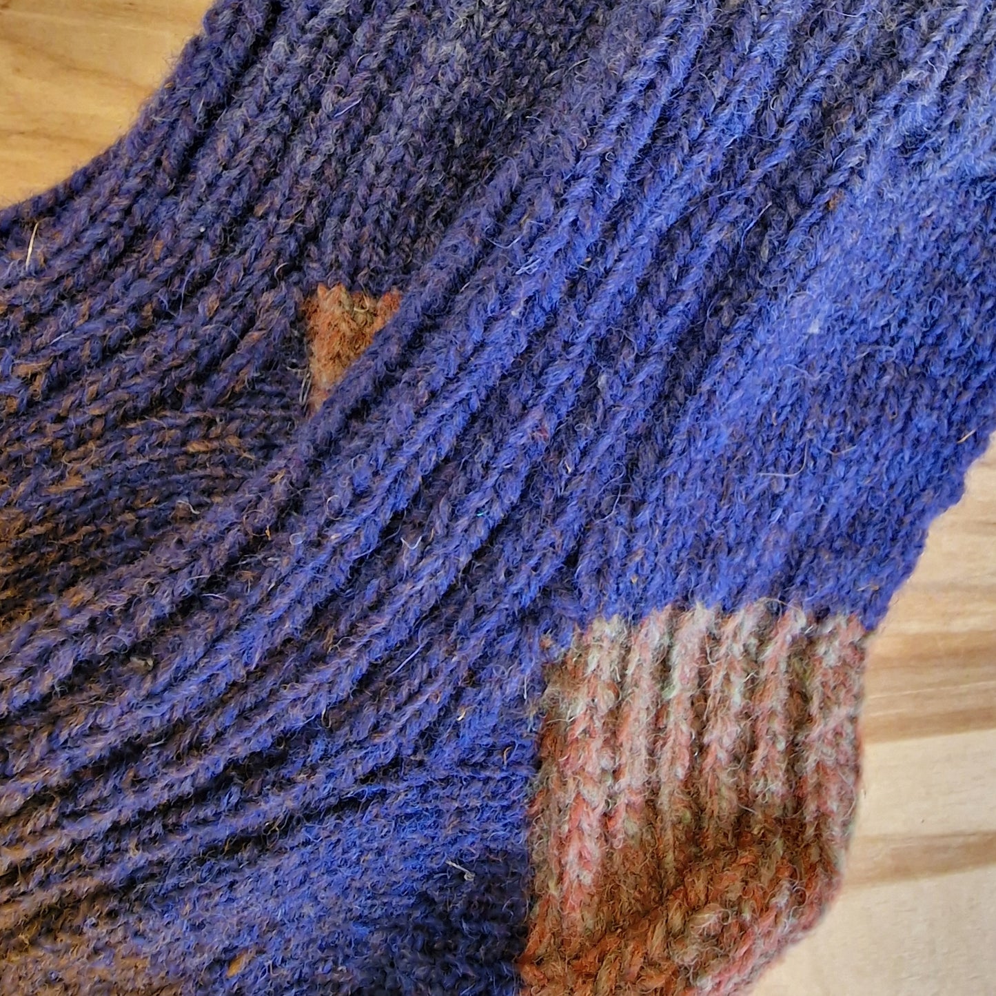 Violeti brūnas vilnas zeķes 40.-42.izm. (IVZA 40) - www.tiptip.lv 