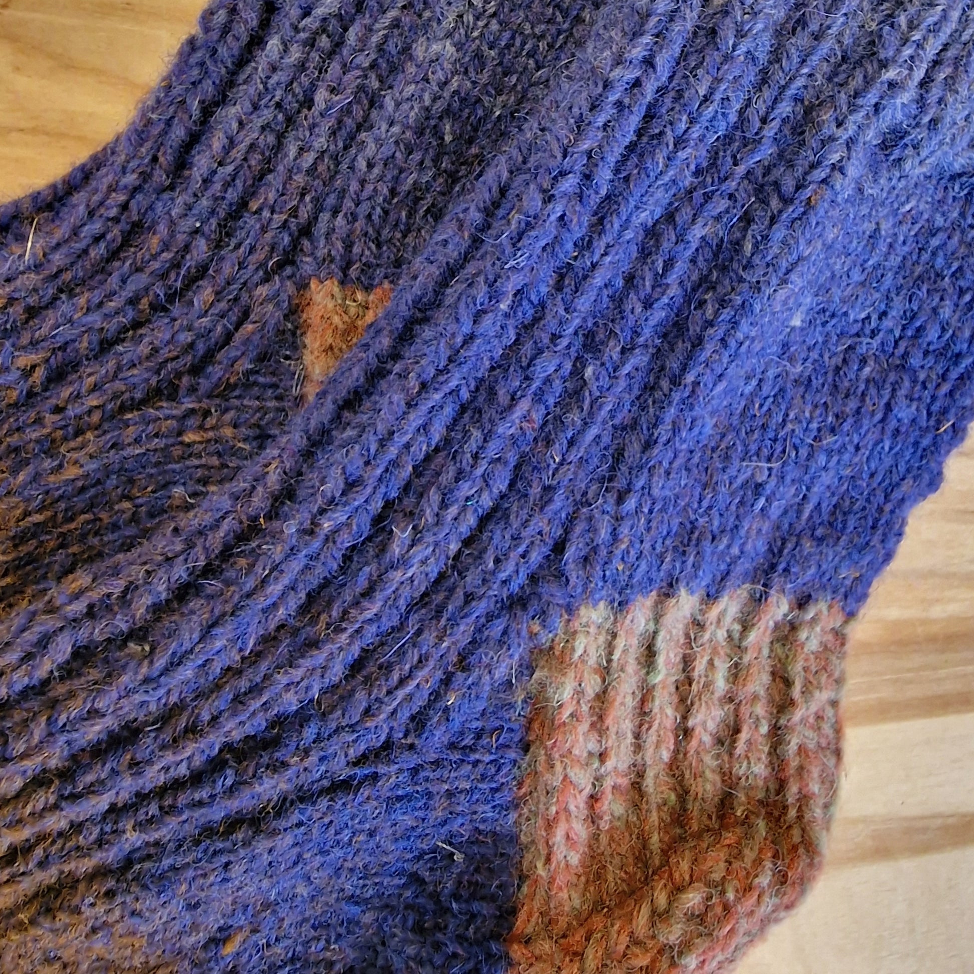 Violeti brūnas vilnas zeķes 40.-42.izm. (IVZA 40) - www.tiptip.lv 