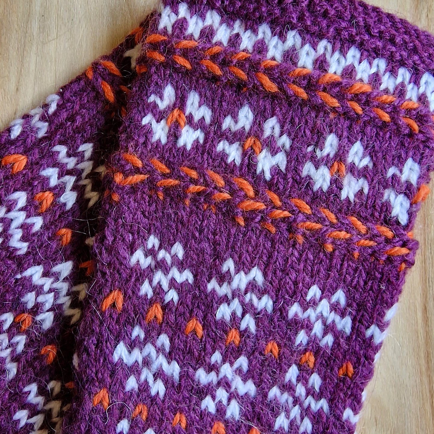 Violeti dūraiņi ar baltiem rakstiem (VALU 23) - www.tiptip.lv 