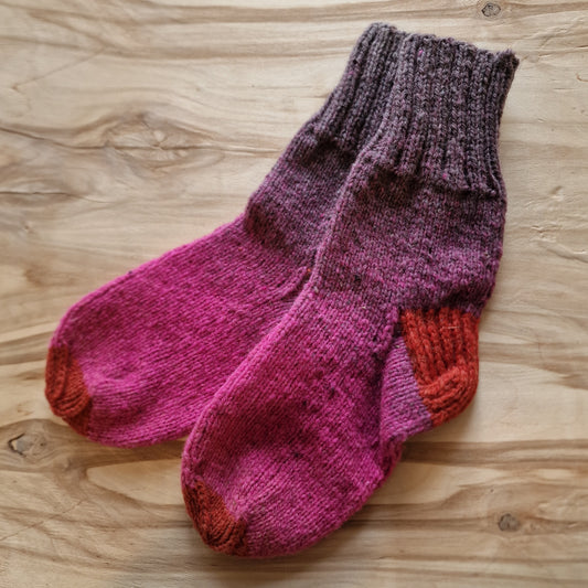 Violeti rozīgas vilnas zeķes 38.-40.izm. (IVZA 21) - www.tiptip.lv 