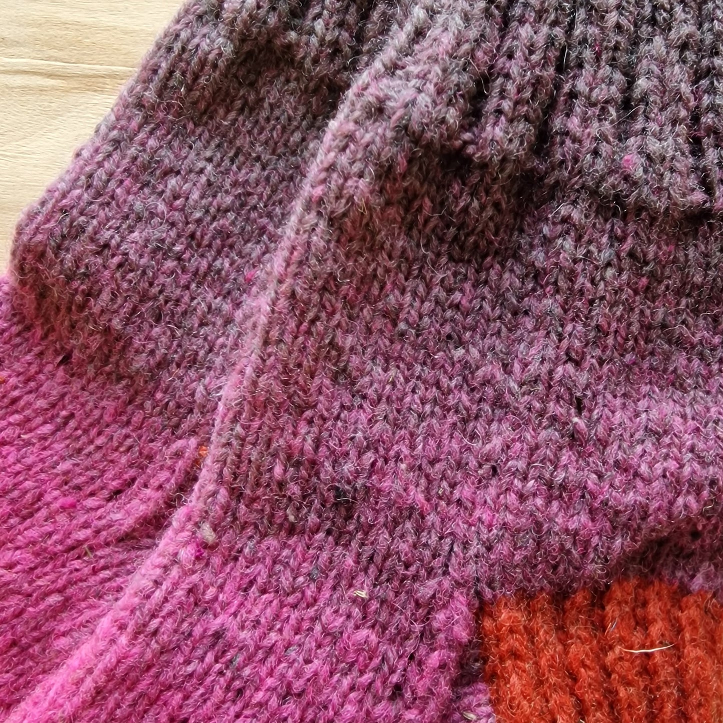 Violeti rozīgas vilnas zeķes 38.-40.izm. (IVZA 21) - www.tiptip.lv 