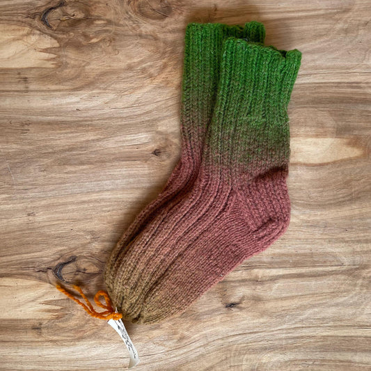 Gradient pink/green wool socks size 35.-37. (IVZE 4)