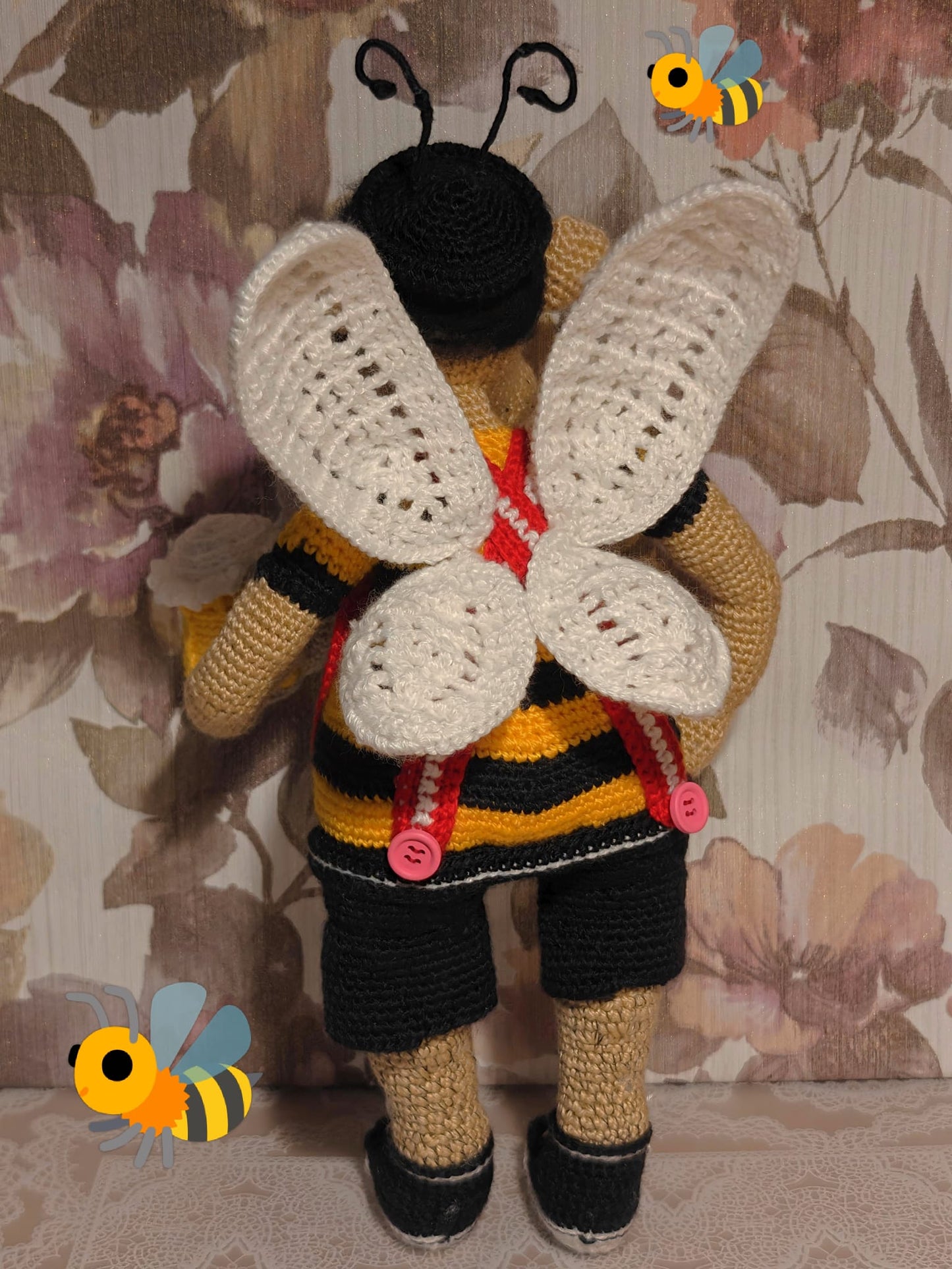 Tamborēta rotaļlieta bērniem/pieaugušajiem "Bišu Janka" (INBA 1)