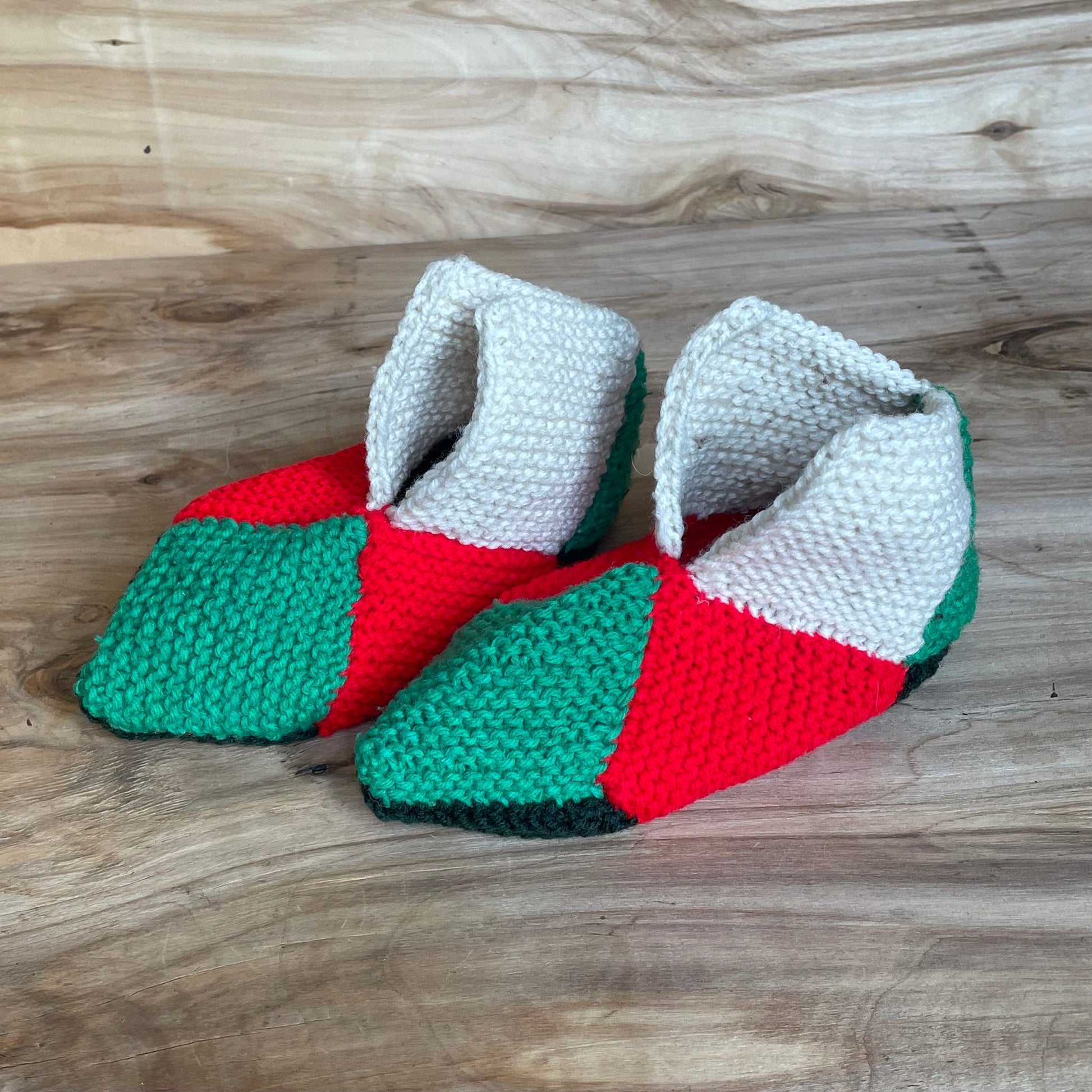 Zaļas/baltas/sarkanas/brūnas mājas čībiņas 35.-37.izm. (INBE 7) - www.tiptip.lv 