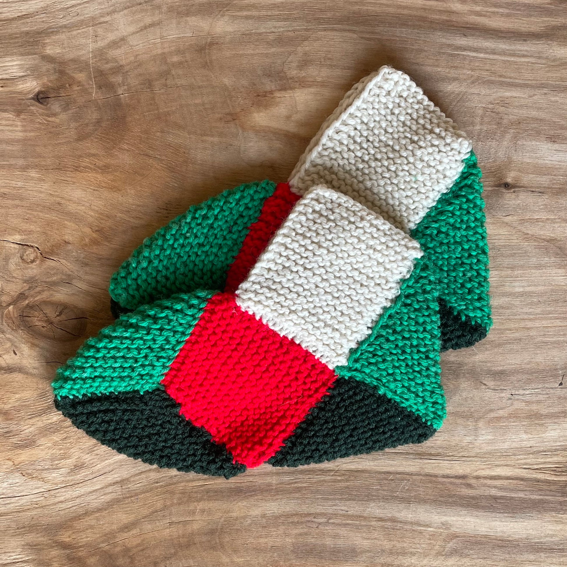 Zaļas/baltas/sarkanas/brūnas mājas čībiņas 35.-37.izm. (INBE 7) - www.tiptip.lv 