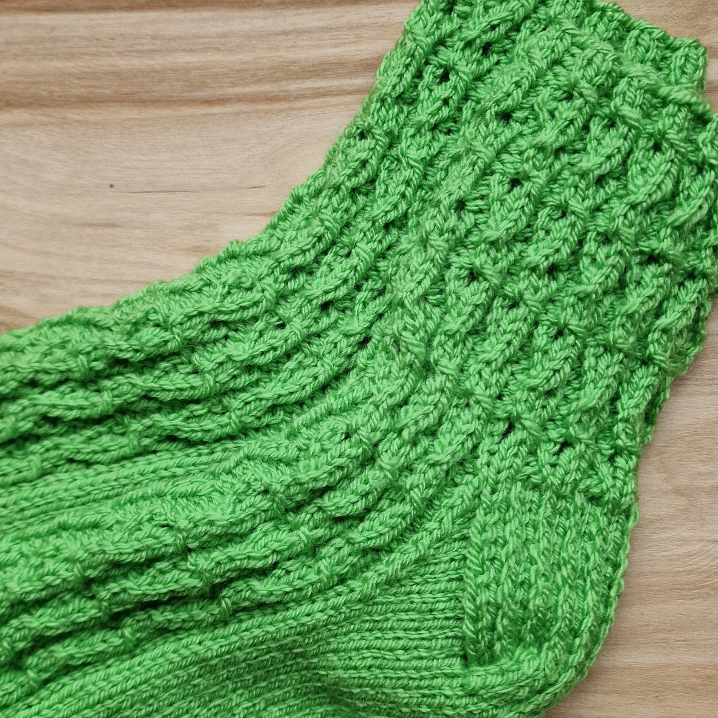 Zaļas mežģīņu vilnas zeķes 37.-39.izm. (VEZI 25) - www.tiptip.lv 