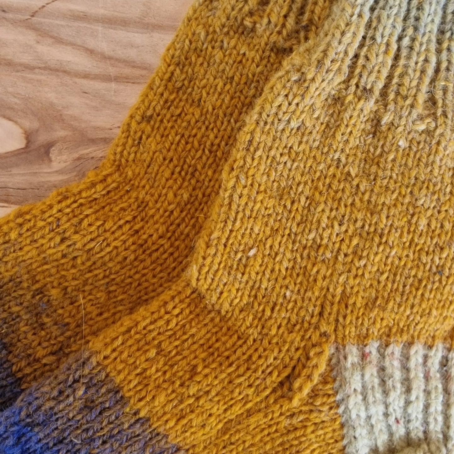 Zaļganbrūni zilganas vilnas zeķes 38.-40.izm. (IVZA 27) - www.tiptip.lv 