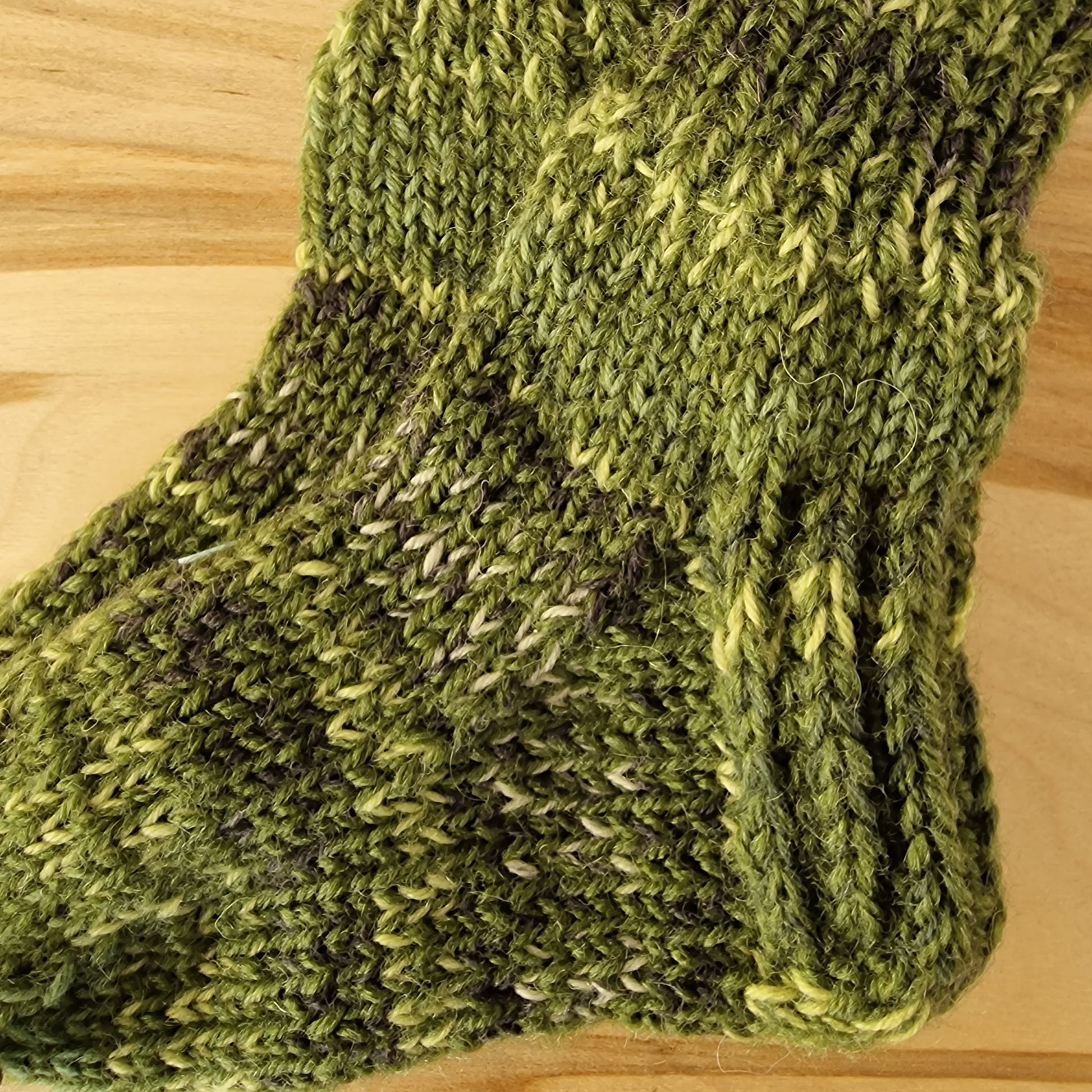 Zaļu toņu vilnas bērnu zeķes 24.-26.izm. (ALMA 168) - www.tiptip.lv 