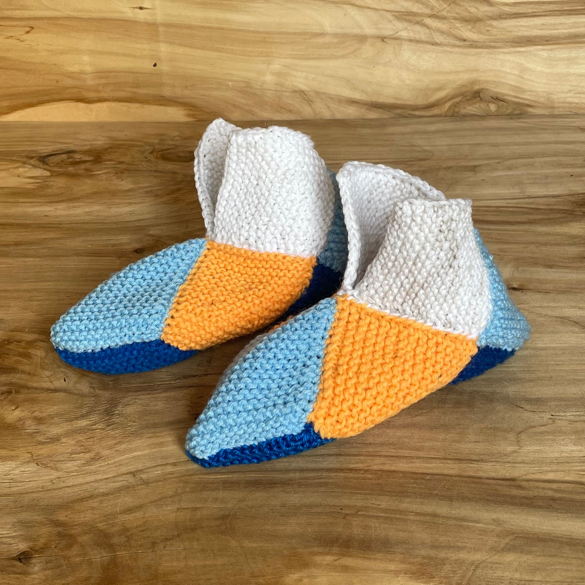 Zilas/baltas/dzeltenas mājas čībiņas 36.-38.izm. (INBE 6) - www.tiptip.lv 