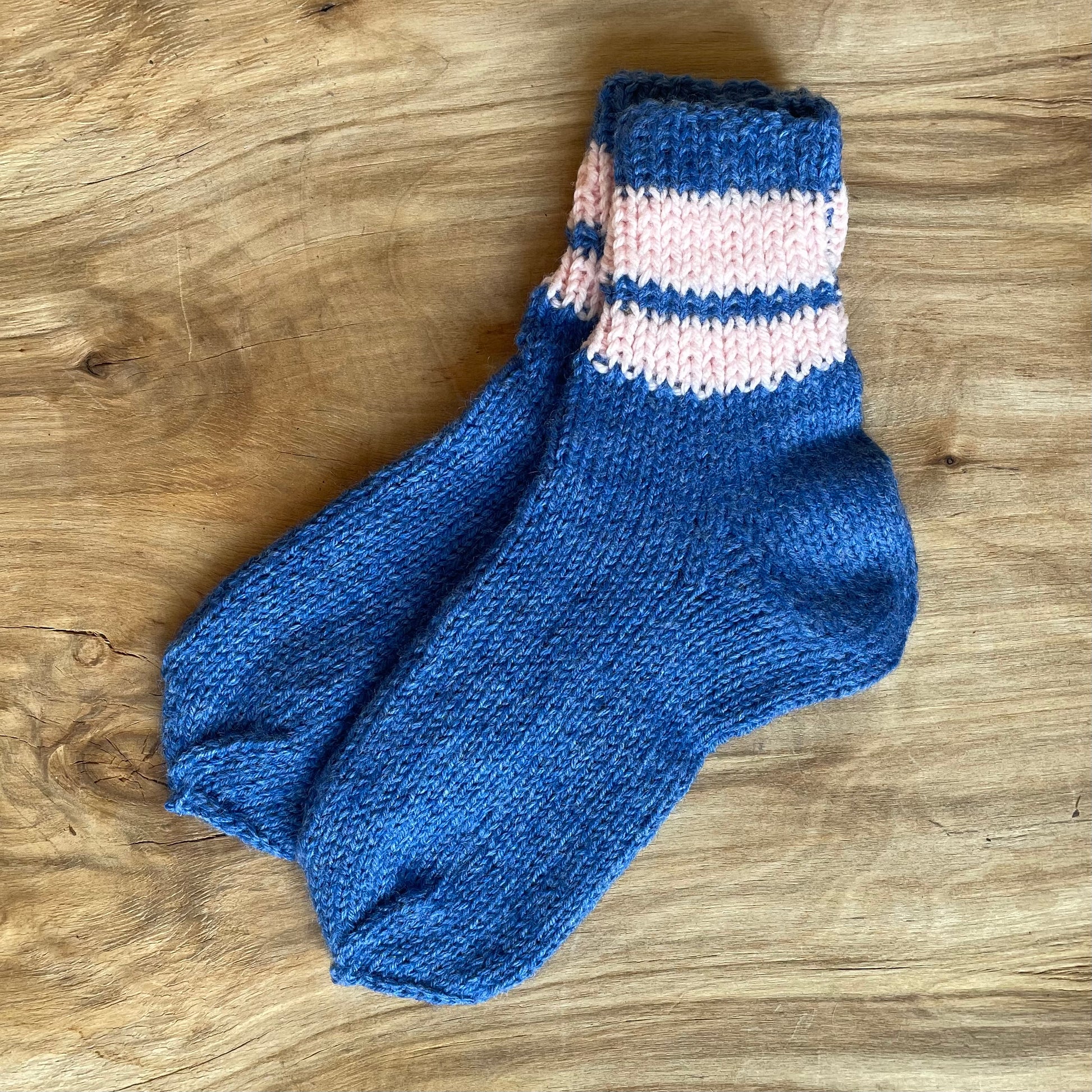 Zilas un maigi rozā siltās zeķes 36.-38.izm. (INBE 10) - www.tiptip.lv 