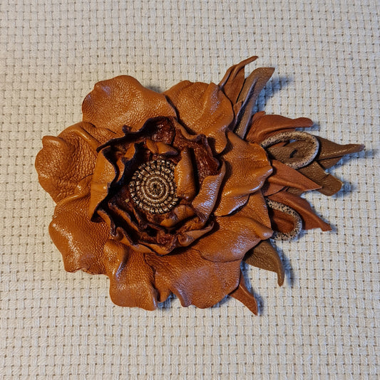 Brown leather brooch in the shape of a flower 10 x 9 cm (JŠČ)