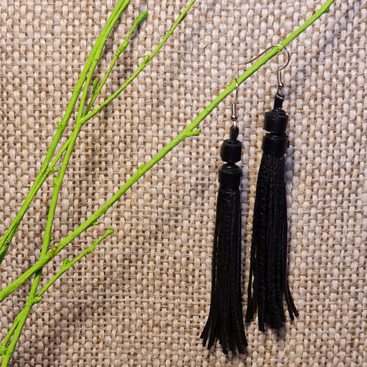 Light leather string earrings in black color from leather strips of the same length (length 10.5 cm) top row 3rd from the left (JŠČ)