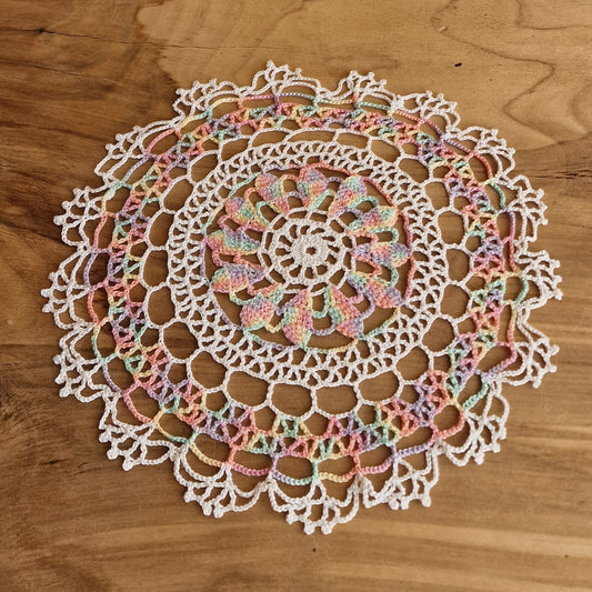 Crocheted colorful round tablecloth (LIĒR 15)