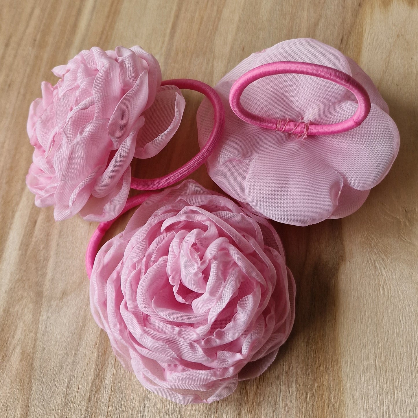 Hair band with light pink flower (OLKH 4)