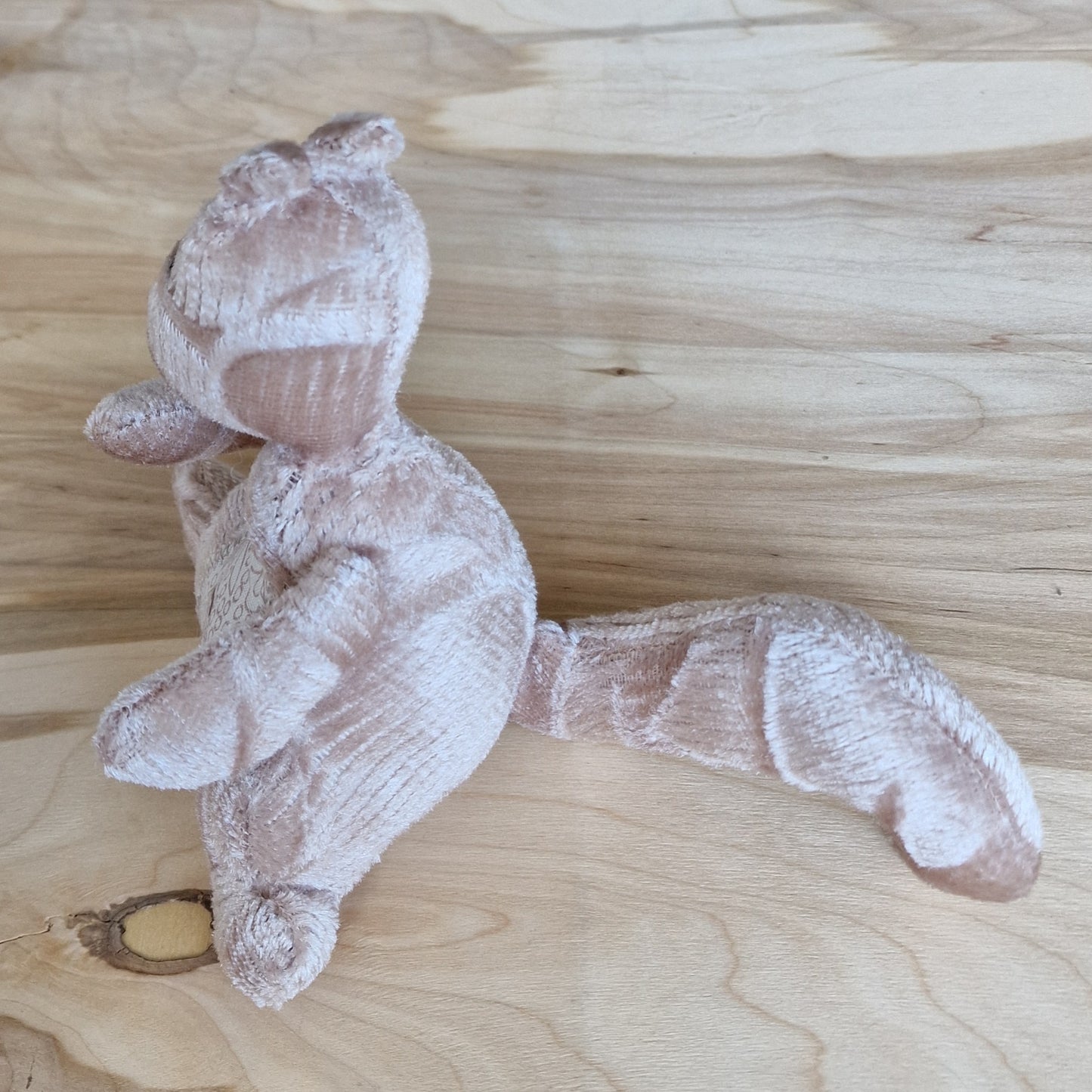 Hand-sewn fabric squirrel (VIER 2)