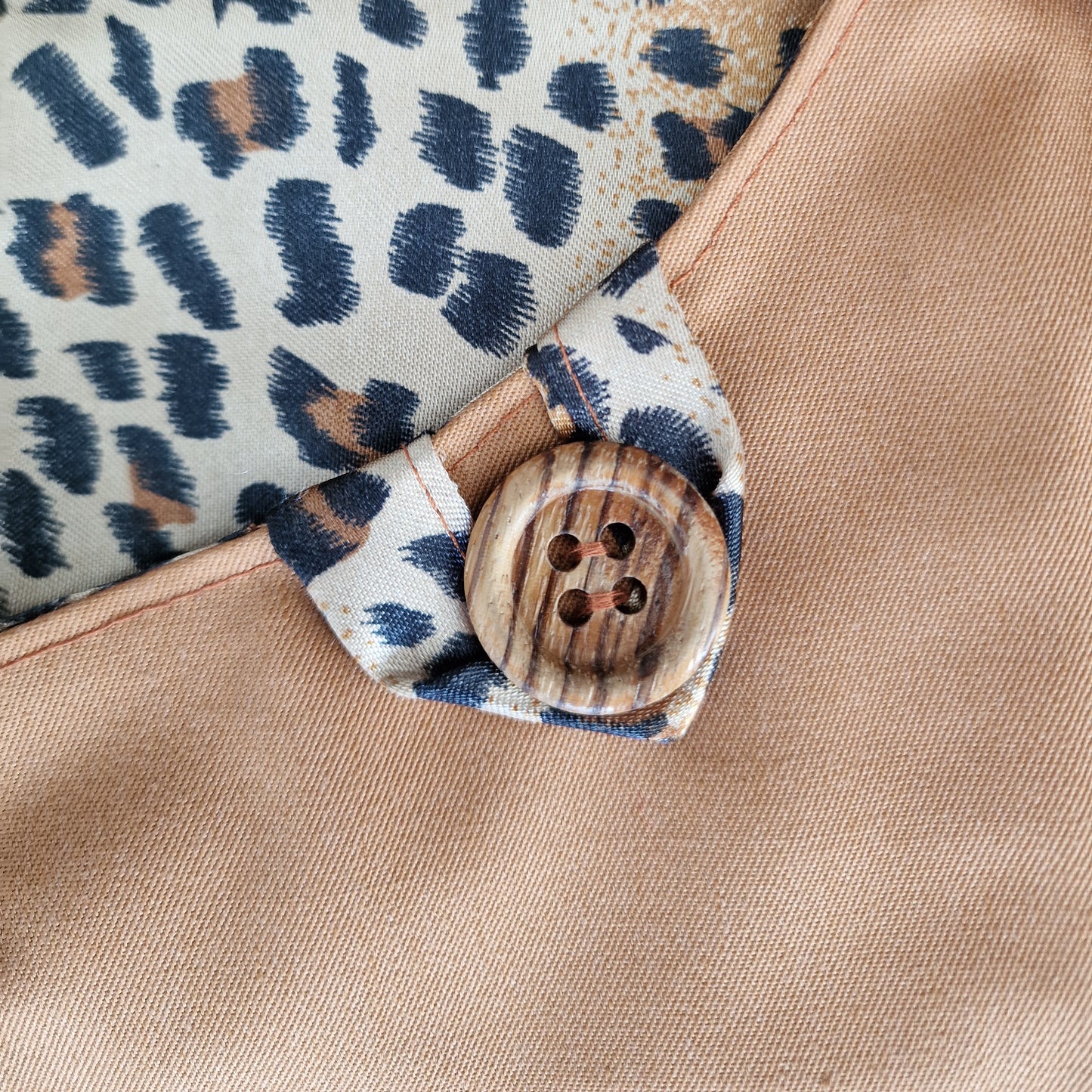 Fabric shoulder bag in brown + leopard print (VIER 9)