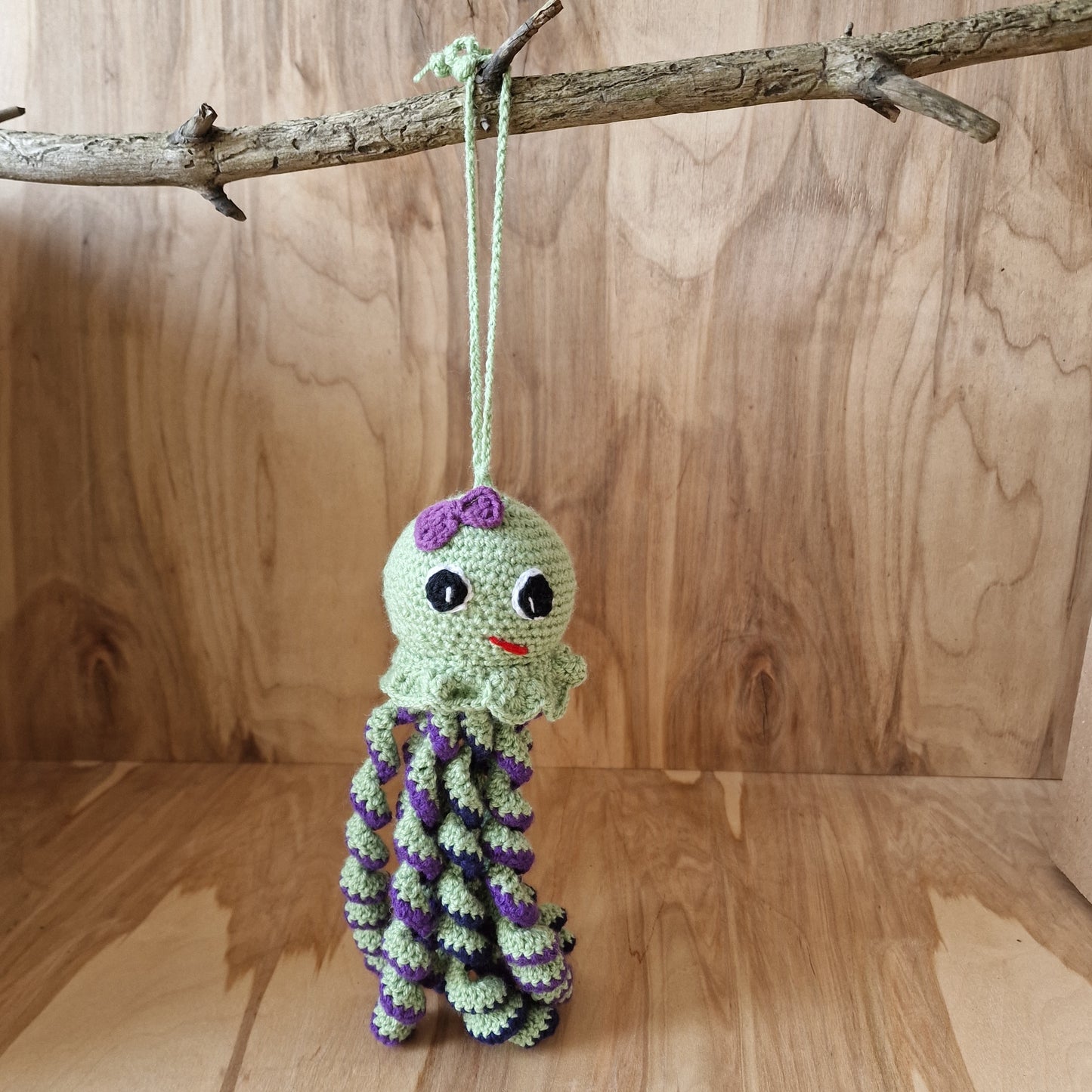 Octopus in soft green and purple (SPKA 34)