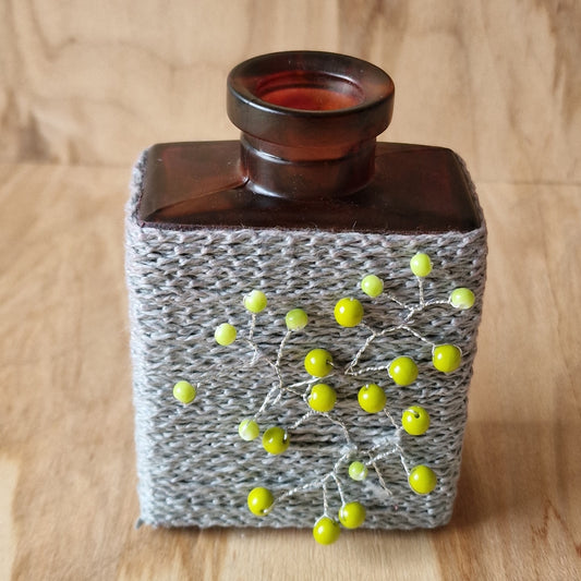 Square bottle/vase with green-yellow beads (SPKA 47)