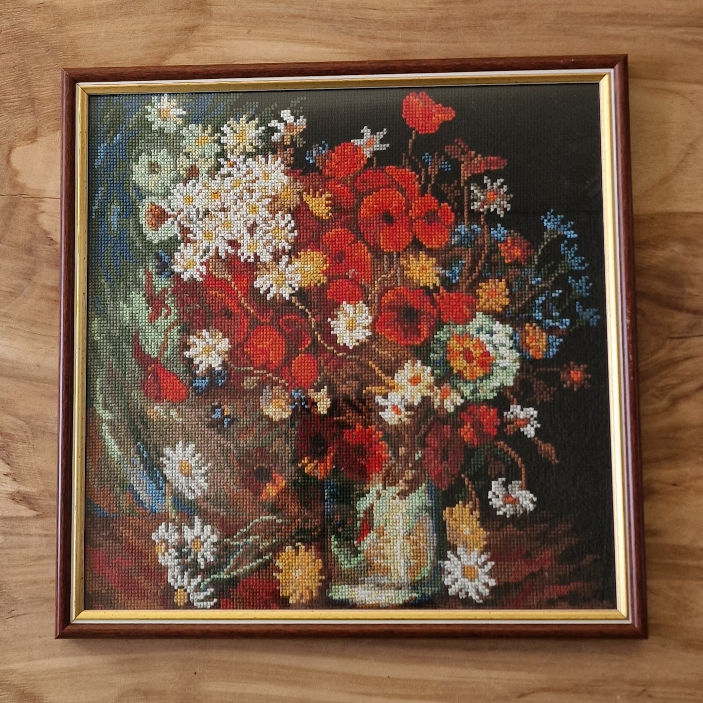 Embroidered painting "Poppy bouquet" (INAU 2)