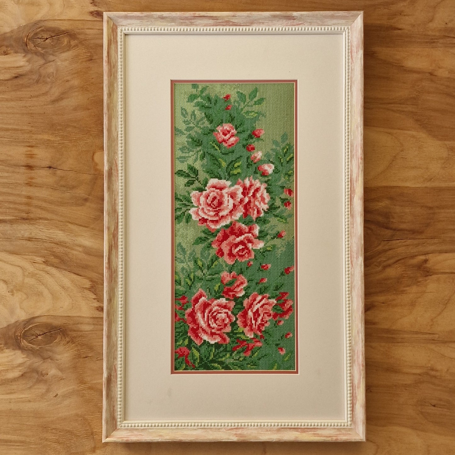 Embroidered painting "Roses" (INAU 4)