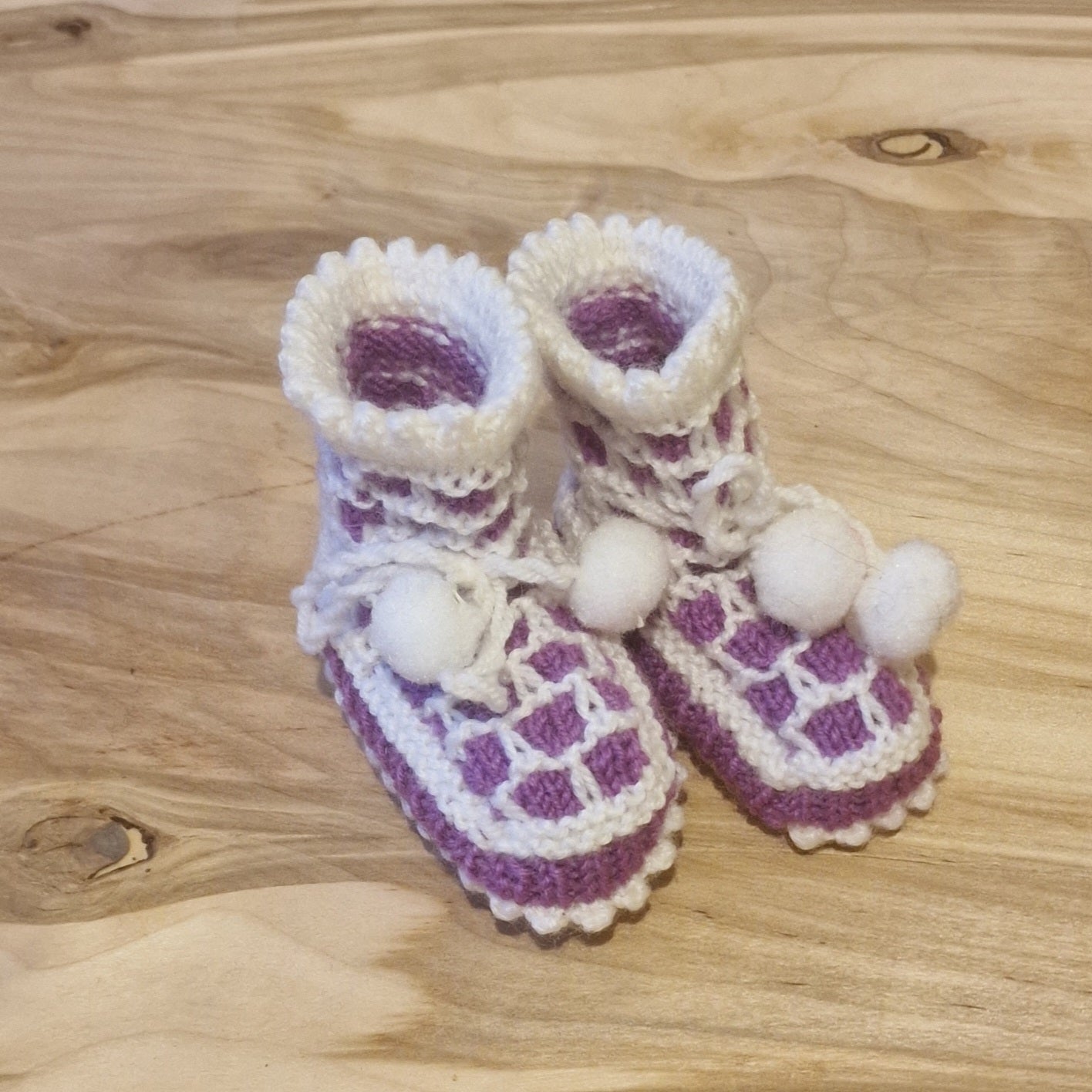 Purple and white knitted baby booties / foot 10 cm (RANI 33)