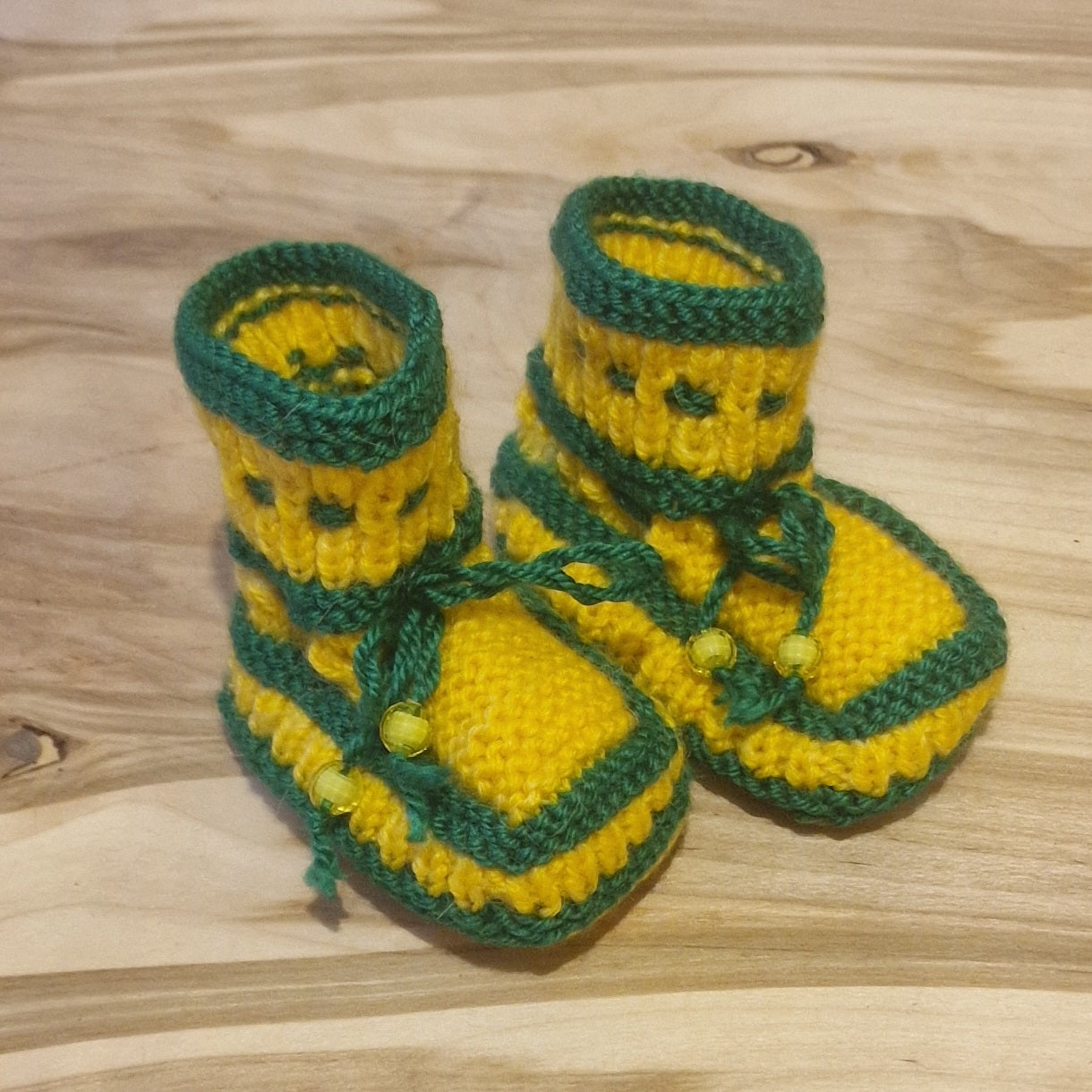 Yellow and green knitted baby booties / foot 11 cm (RANI 37)