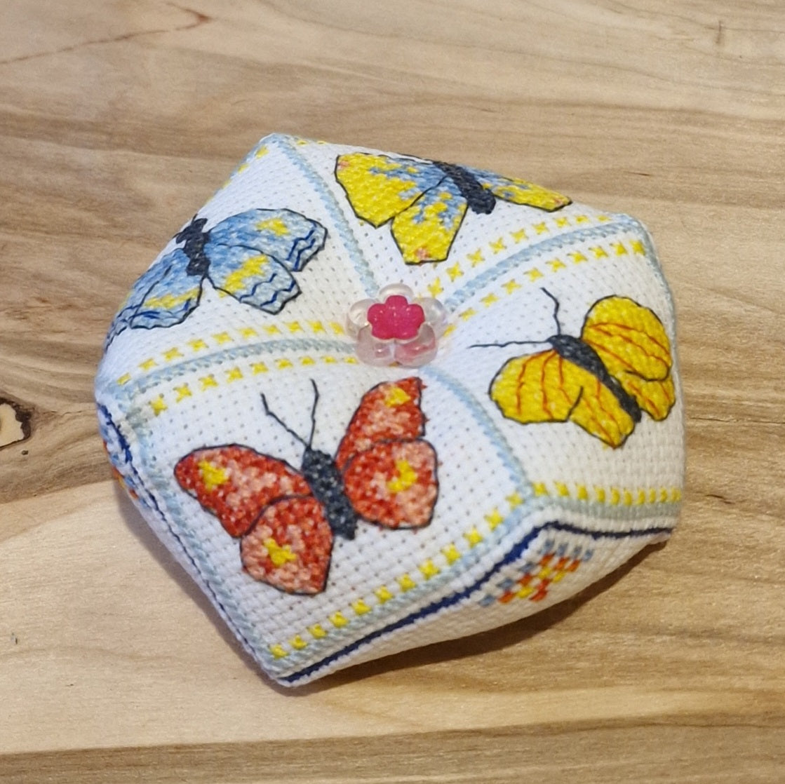 Decor / pincushion "Butterflies" (RECE 13)