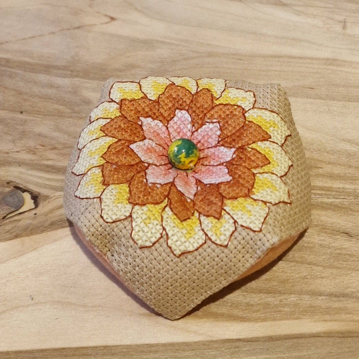 Decor / pincushion "Flower" (RECE 14)