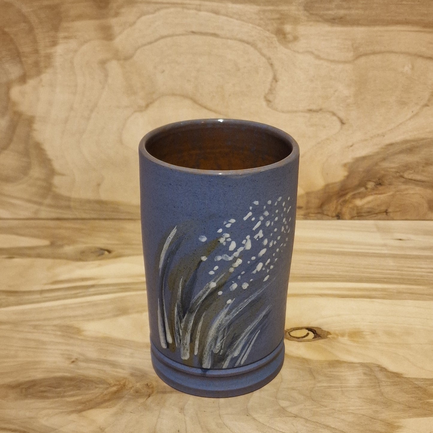 Blue clay vase with a decorative pattern (MASP 38)
