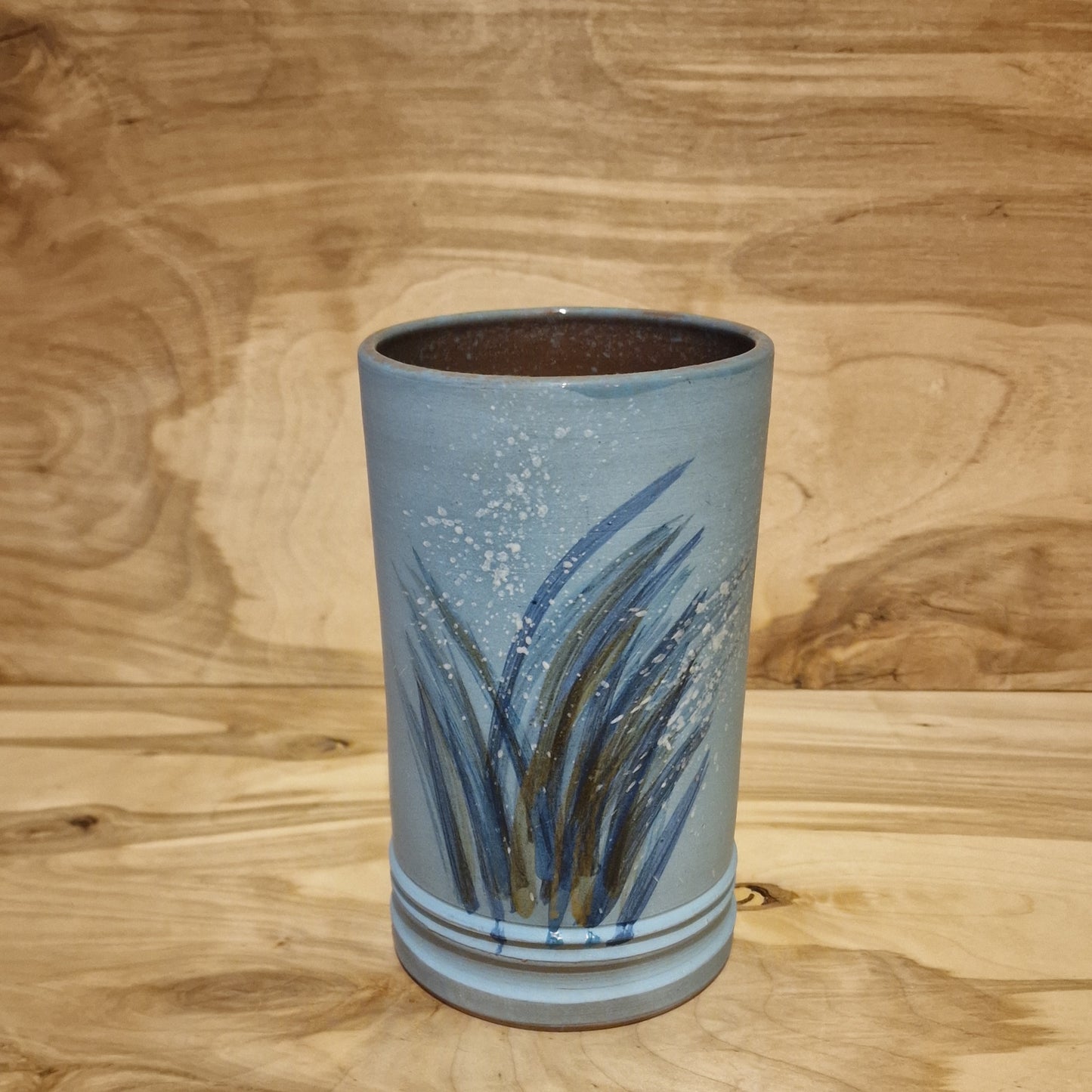 White-blue clay vase with a decorative pattern (MASP 40)