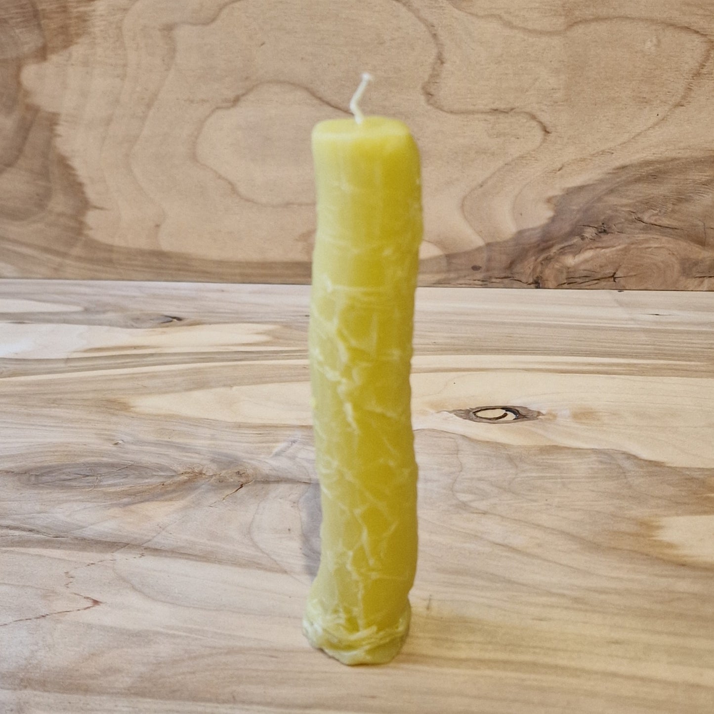 Light Yellow / Curved Handmade Candle (ARHE 19)