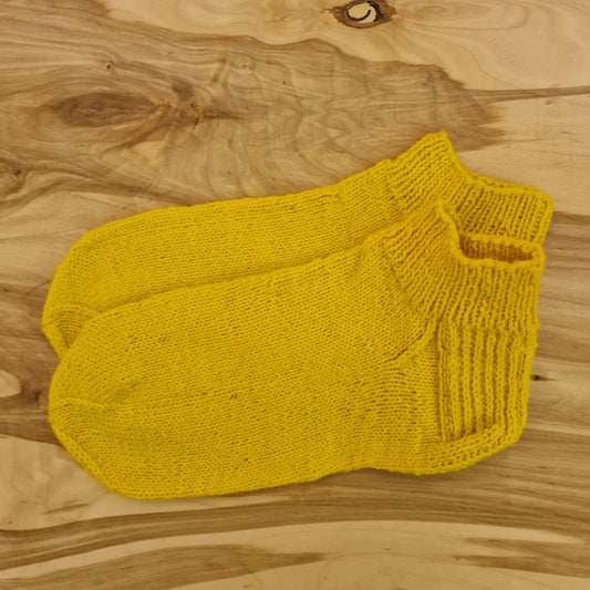 Yellow short woolen socks size 42-44. (ASZE 40)