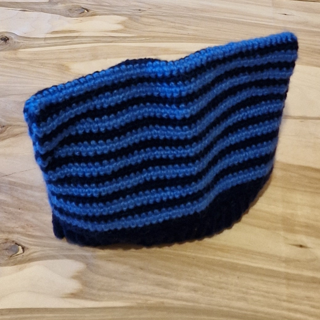 2 shades of blue striped knitted hat (ANST 23)