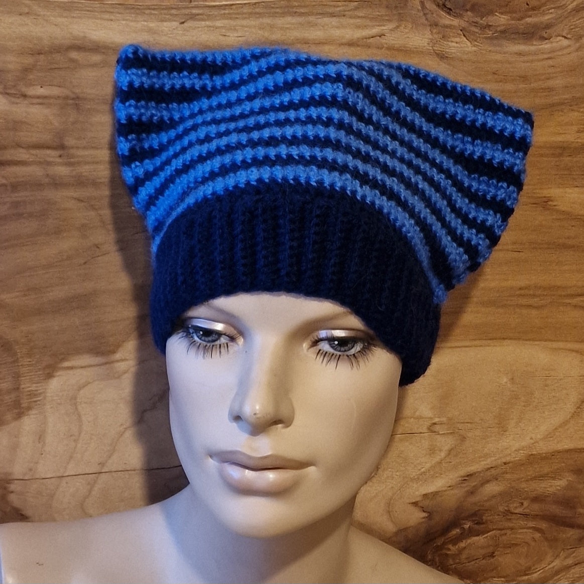 2 shades of blue striped knitted hat (ANST 23)