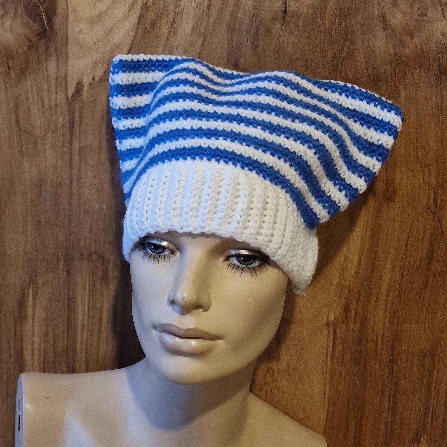 Balti zila strīpaini adīta cepure (ANST 22)