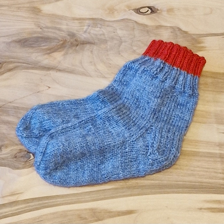 Gray children's warm socks size 27-29. (ANMI 15)