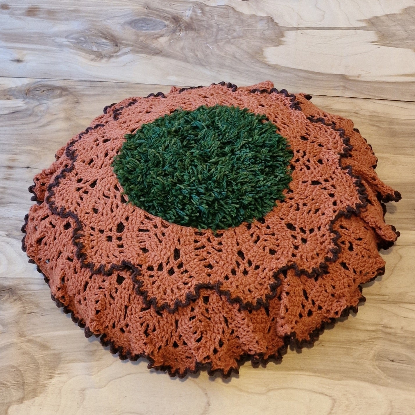 Decorative round pillow brown/green (DZTO 2)