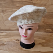 Balta tamborēta berete (DZTO 12)