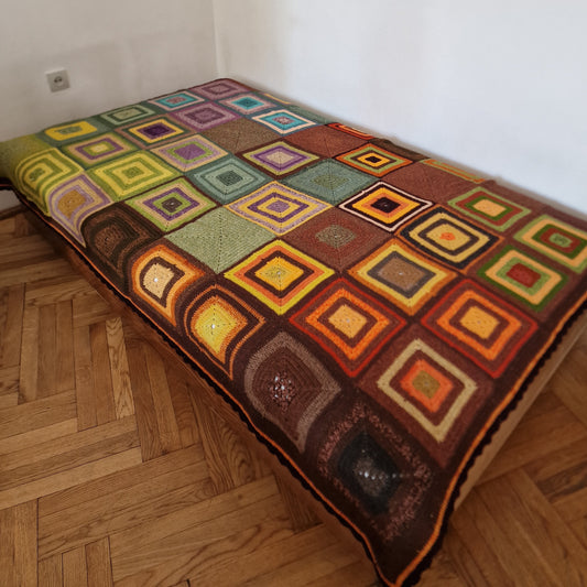Crocheted wool blanket / bedspread (DZTO 25)
